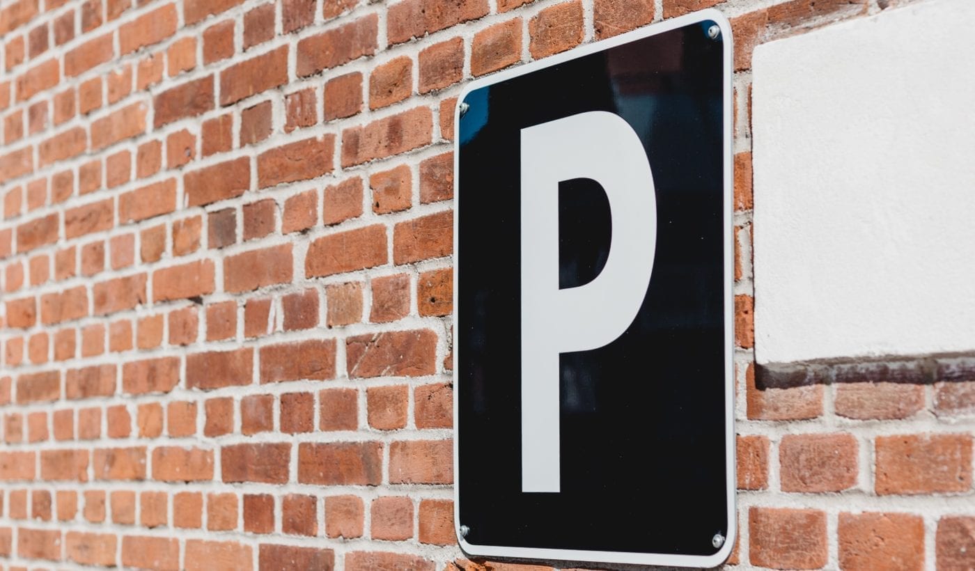 Valet vs. Rideshare post Photo by Georgia de Lotz on Unsplash