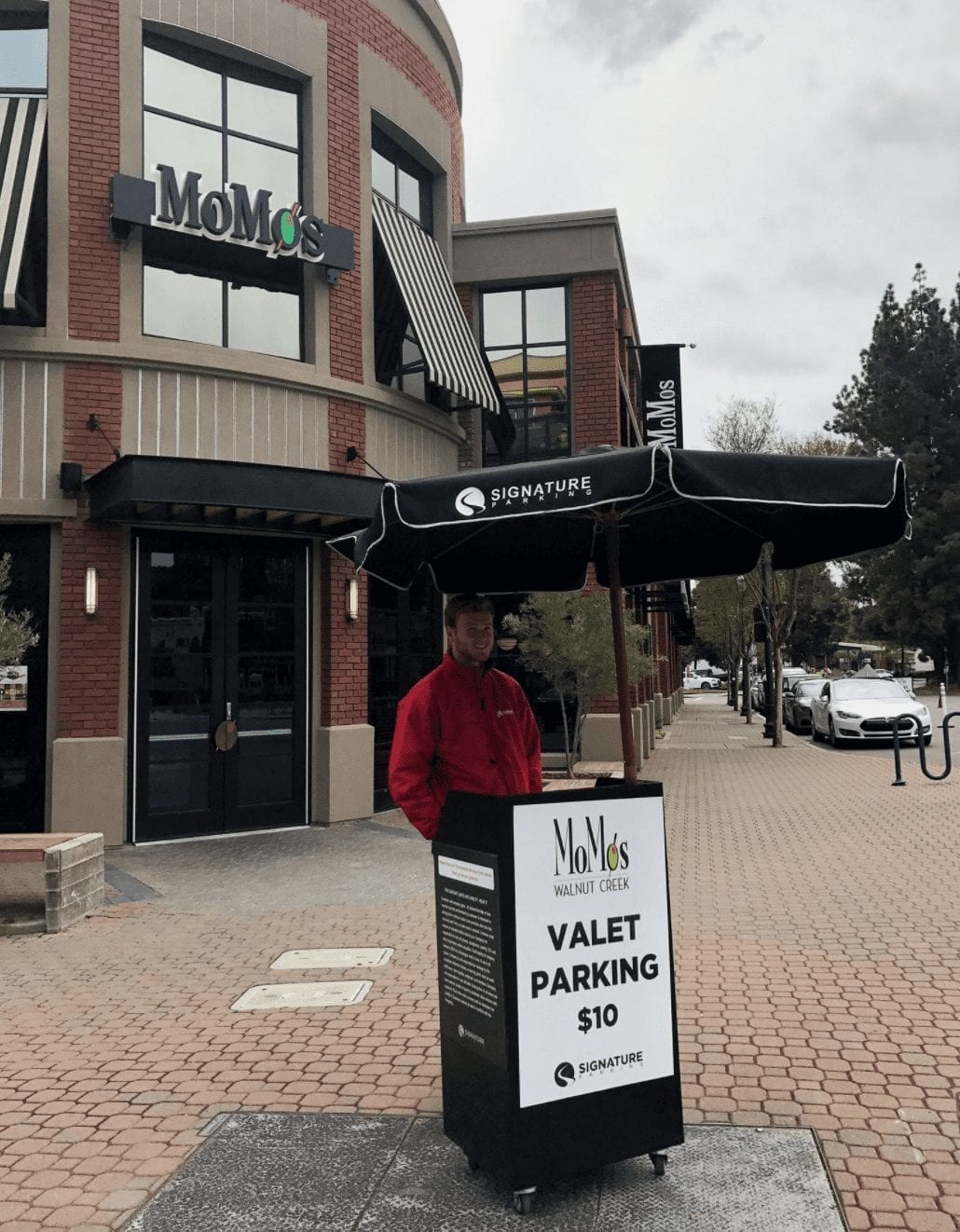 Signature Parking Standard Valet Podium at Momos in Walnut Creek CA