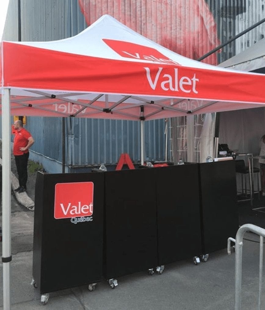 Valet Quebec Mutiple Standard Podiums Side by Side