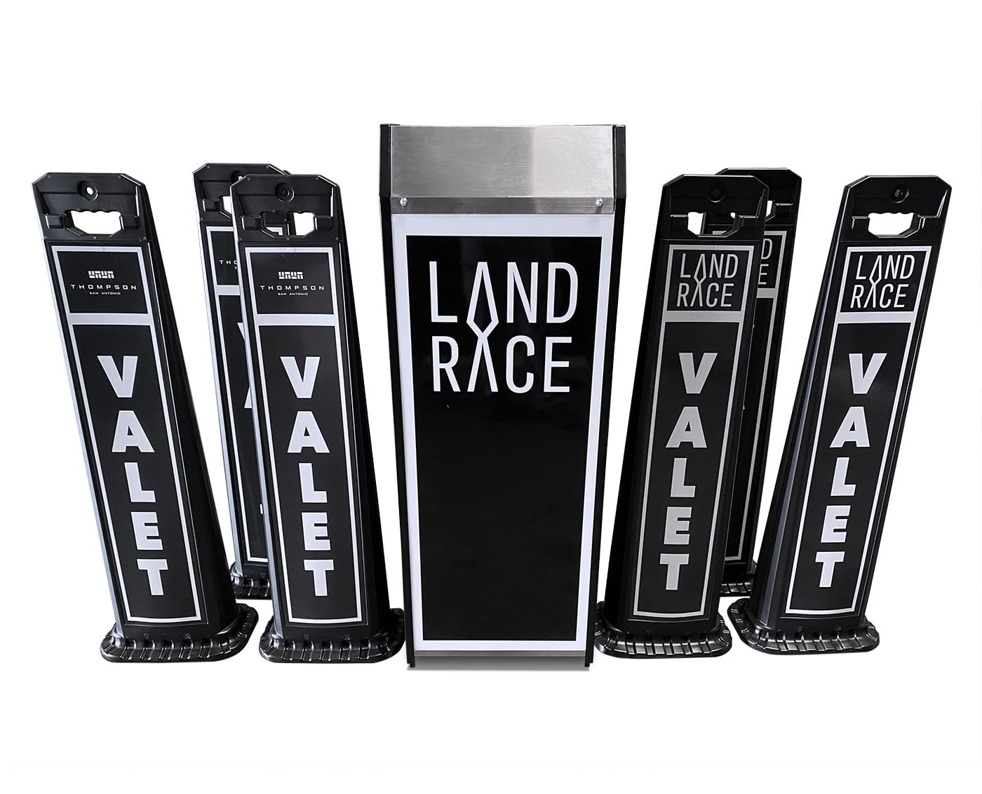Land Race Compact Podium with Delineators